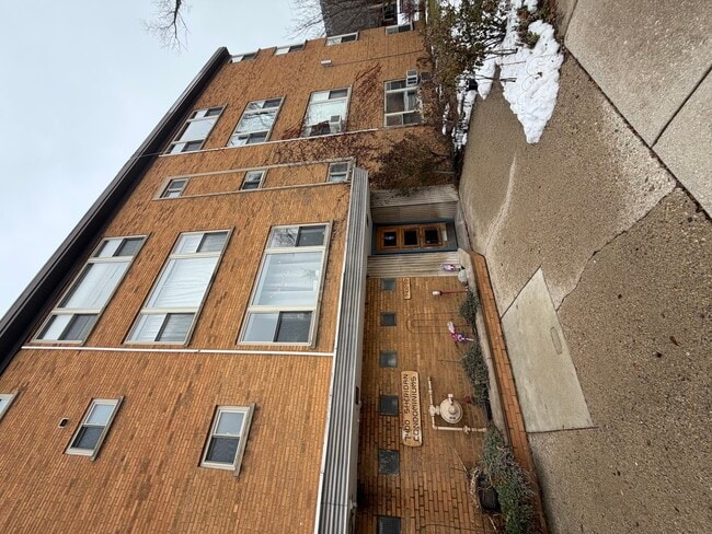 property at 7400 N Sheridan Rd