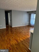 811 Deering Rd in Pasadena, MD - Building Photo - Building Photo