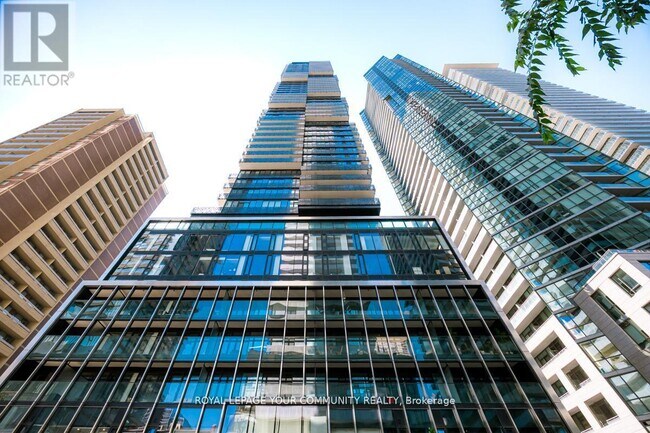 55 Charles St E in Toronto, ON - Building Photo - Building Photo