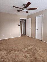 13057 Clarewood Dr in Houston, TX - Building Photo - Building Photo