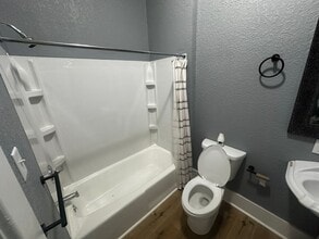 2215 Lafayette St in St. Joseph, MO - Building Photo - Building Photo