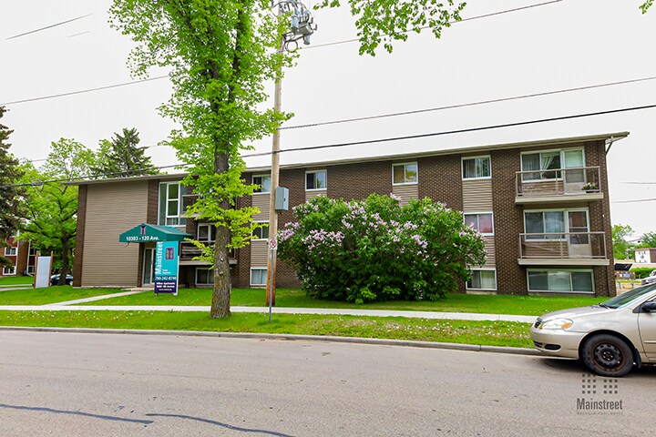 Willow Apartments in Edmonton, AB - Building Photo