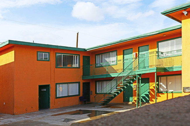 Mountain View Apartments in North Las Vegas, NV - Building Photo - Building Photo