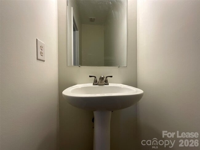 7809 Lennoxshire Rd in Charlotte, NC - Building Photo - Building Photo