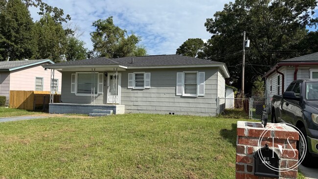 1514 Heron St in Savannah, GA - Foto de edificio - Building Photo
