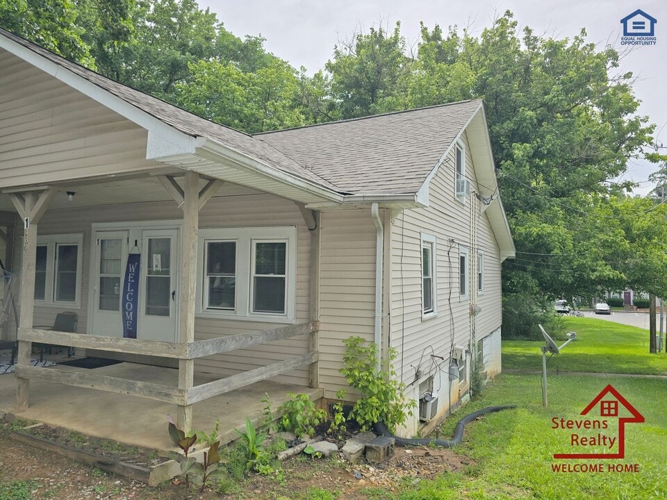 1364 Crescent Dr in Cookeville, TN - Building Photo