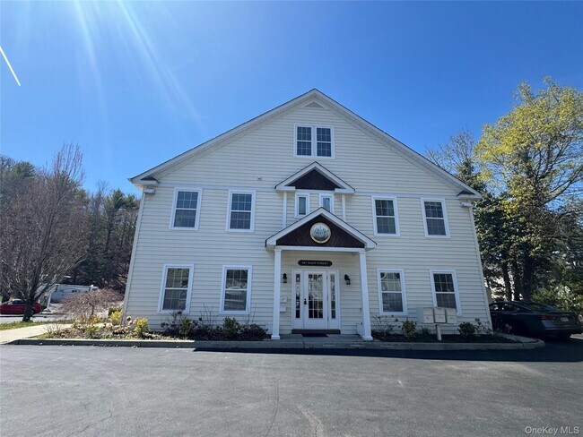 907 Main St in Port Jefferson, NY - Building Photo - Building Photo