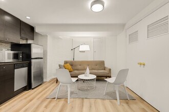 1636 44th St NW, Unit English Basement in Washington, DC - Building Photo - Building Photo
