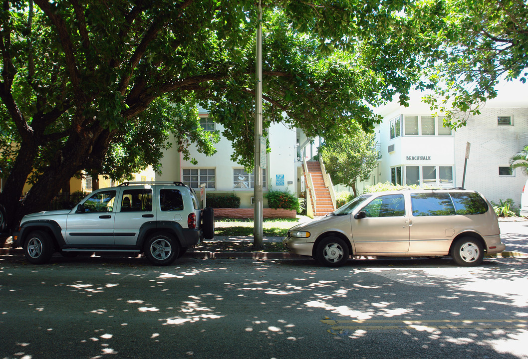 1311 Meridian Ave in Miami Beach, FL - Building Photo