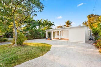 6365 SW 33rd St in Miami, FL - Building Photo - Building Photo