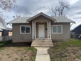 921 Methow St in Wenatchee, WA - Building Photo