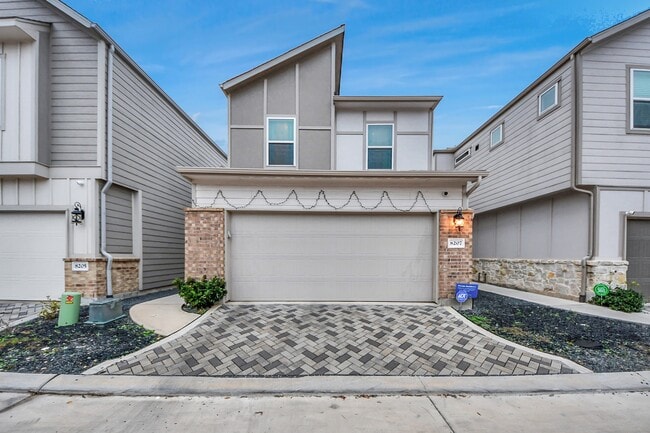 8207 Rising Stream Dr