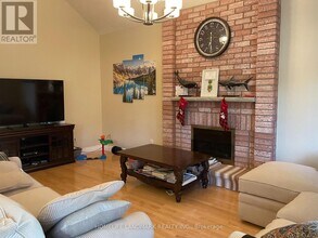 61 Mary Elizabeth Crescent in Markham, ON - Building Photo - Building Photo
