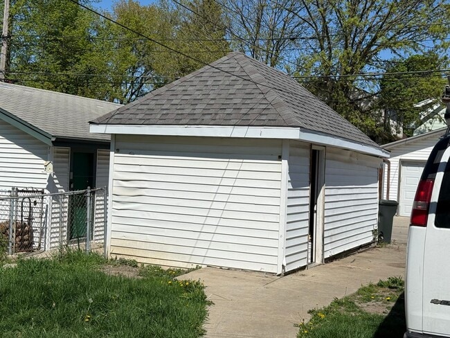 1942 S 69th St in West Allis, WI - Building Photo - Building Photo