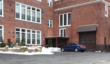 20 School St in Whitehall, NY - Foto de edificio - Building Photo