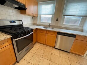 797 Washington St, Unit 2 in Brookline, MA - Foto de edificio - Building Photo