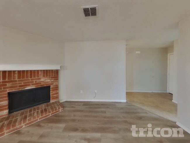 6216 Thoroughbred Trail in Denton, TX - Building Photo - Building Photo