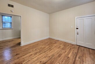 3746 W Irving Park Rd in Chicago, IL - Building Photo - Building Photo