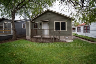 1946 Nolan St in San Antonio, TX - Building Photo - Building Photo