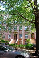 77 1st Pl in Brooklyn, NY - Building Photo