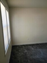 2510 Kent Village Dr in Hyattsville, MD - Building Photo - Building Photo