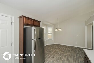 122 Millstream Dr in Dallas, GA - Foto de edificio - Building Photo