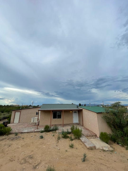 555 W Suni Dr in Safford, AZ - Building Photo
