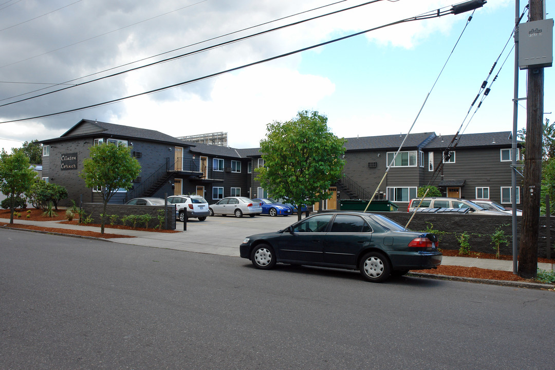 Clinton Corner in Portland, OR - Building Photo