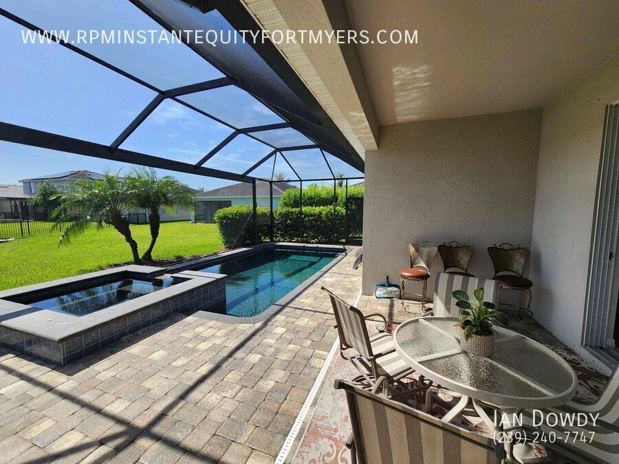 15575 Pascolo Ln in Ft. Myers, FL - Building Photo