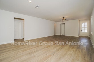 9318 Espadrille Run in Converse, TX - Building Photo - Building Photo