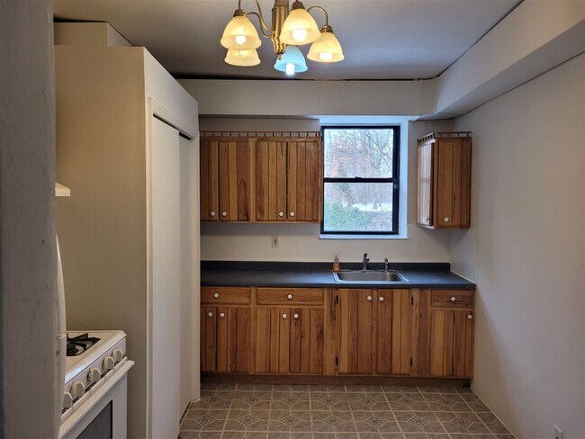 246 5th St-Unit -3 in Jersey City, NJ - Building Photo - Building Photo