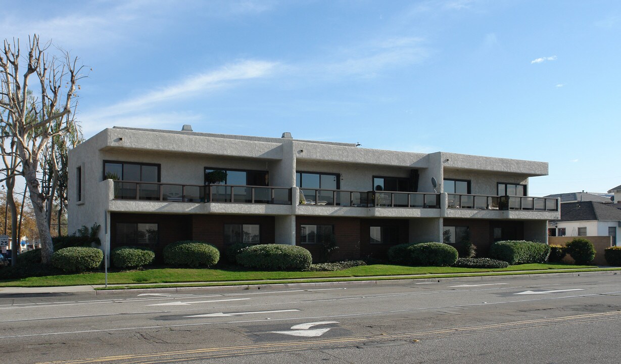 220 1st St in Seal Beach, CA - Foto de edificio