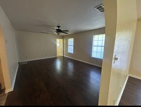 214 Co Rd 4870 in Newark, TX - Building Photo - Building Photo