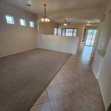 7539 W Desert Crystal Ct in Tucson, AZ - Building Photo - Building Photo