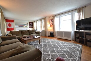 28 Manet Rd, Unit 2 in Newton, MA - Building Photo
