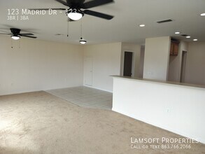 123 Madrid Dr-Unit -123 in Sebring, FL - Foto de edificio - Building Photo