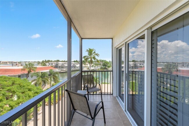 property at 2170 Gulf Shore Blvd N