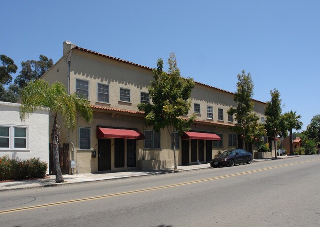 Roosevelt Court in San Diego, CA - Building Photo - Building Photo