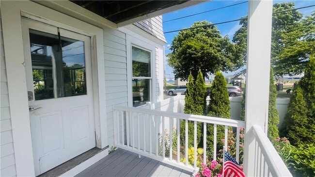 115 Wellington Ave in Newport, RI - Building Photo - Building Photo