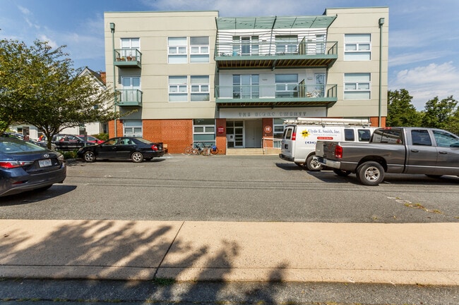 820 E High St in Charlottesville, VA - Building Photo - Building Photo