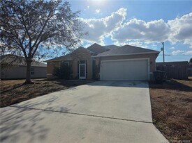 3918 SW Kakopo St in Port St. Lucie, FL - Building Photo