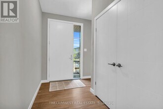 922 Robert Ferrie Dr in Kitchener, ON - Building Photo - Building Photo