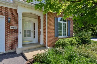 410 Delnor Glen Dr in St. Charles, IL - Building Photo - Building Photo