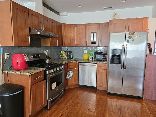 2 Mount Pleasant Pl in Boston, MA - Foto de edificio - Building Photo