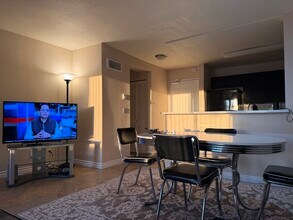 8889 Caminito Plaza Centro, Unit 7221 in San Diego, CA - Building Photo - Building Photo