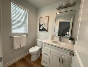 300 W Foothill Blvd in Azusa, CA - Building Photo - Building Photo