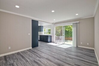 6428 El Perico Ln in Carlsbad, CA - Building Photo - Building Photo