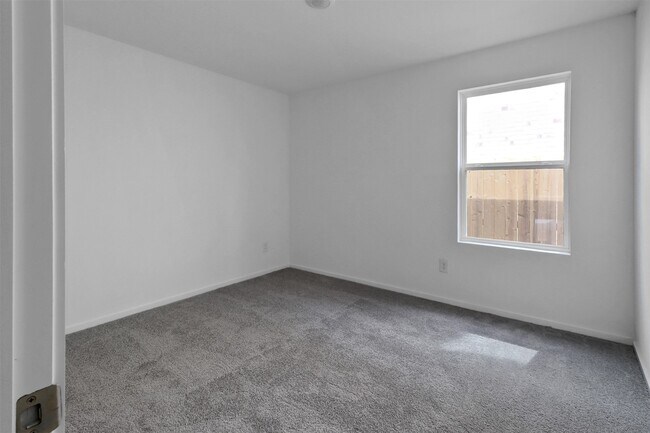 9023 Rose Pelican Ln in Baytown, TX - Building Photo - Building Photo