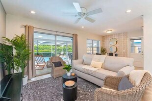 176 SE 27th Pl in Boynton Beach, FL - Building Photo