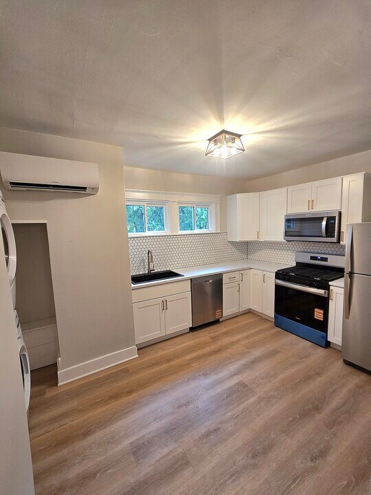 2032 Elm Ave, Unit 2 in Cincinnati, OH - Building Photo